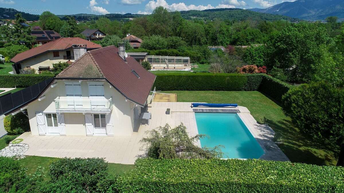 Maison à METZ-TESSY