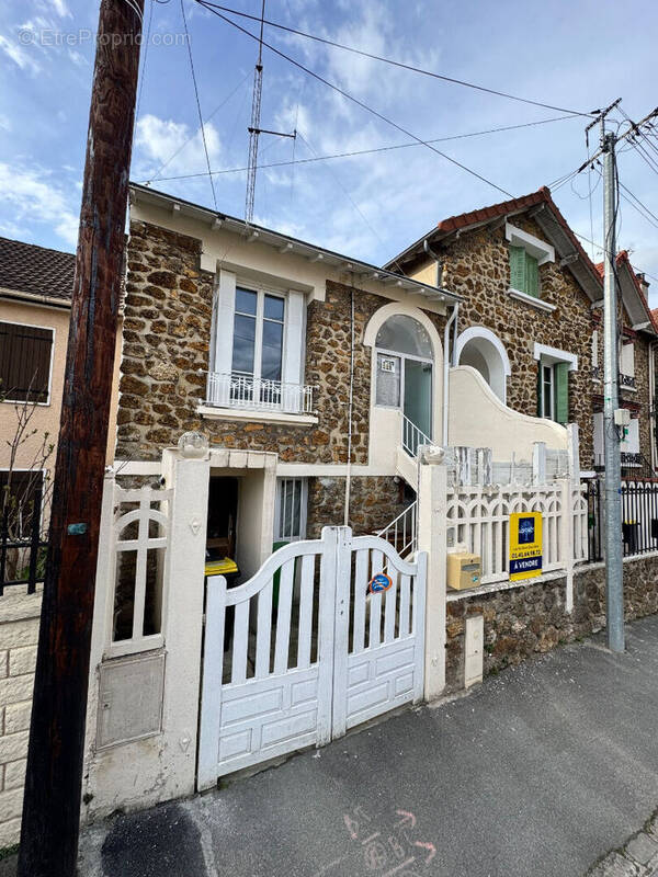 Maison à LES PAVILLONS-SOUS-BOIS