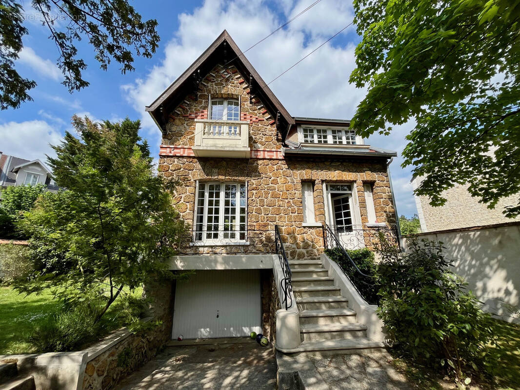 Maison à SAINT-MAUR-DES-FOSSES