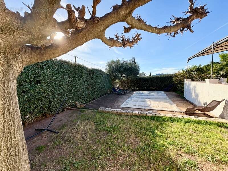 Maison à PUGET-SUR-ARGENS