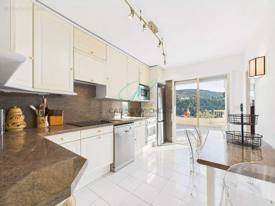 Appartement à MANDELIEU-LA-NAPOULE