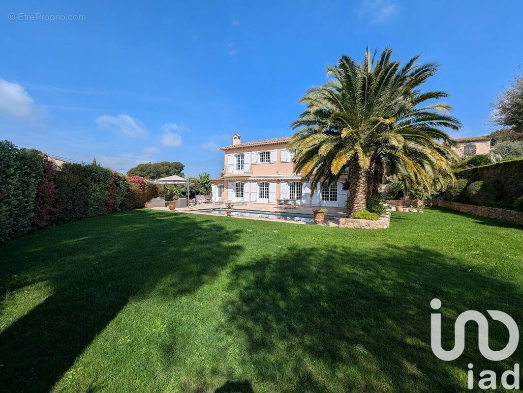 Photo 1 - Maison à LE CANNET
