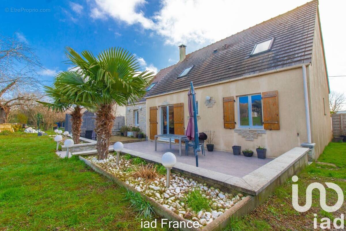 Photo 1 - Maison à JUZIERS