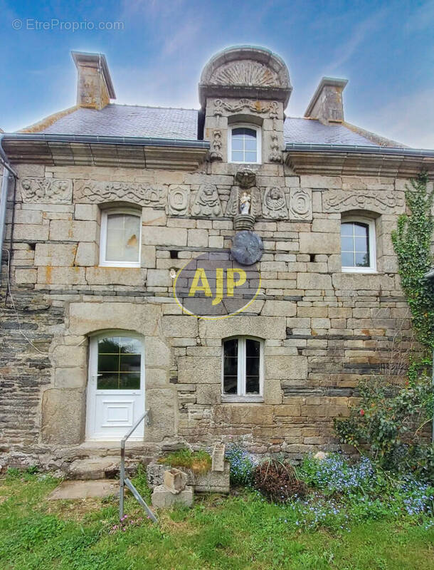 Maison à NOYAL-PONTIVY
