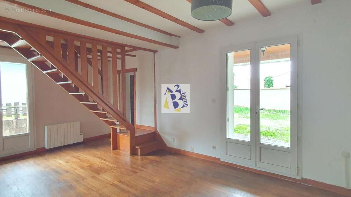 Maison à TOUVRE