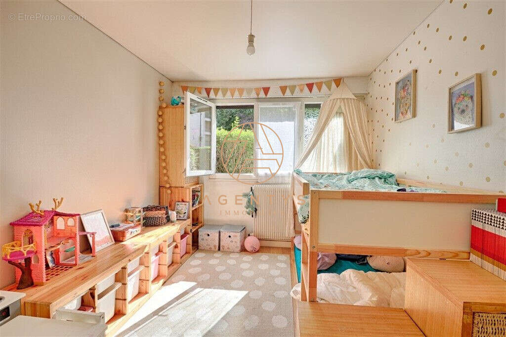 Appartement à SAINT-MAUR-DES-FOSSES