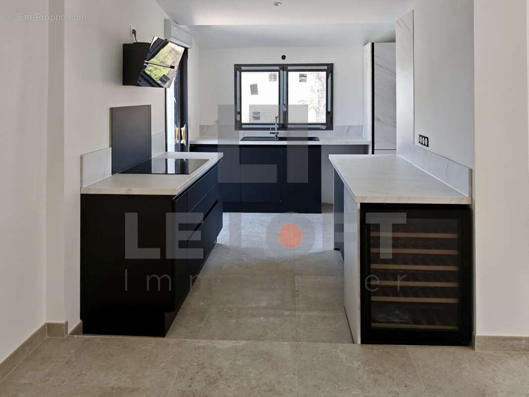 Appartement à ROQUEBRUNE-SUR-ARGENS