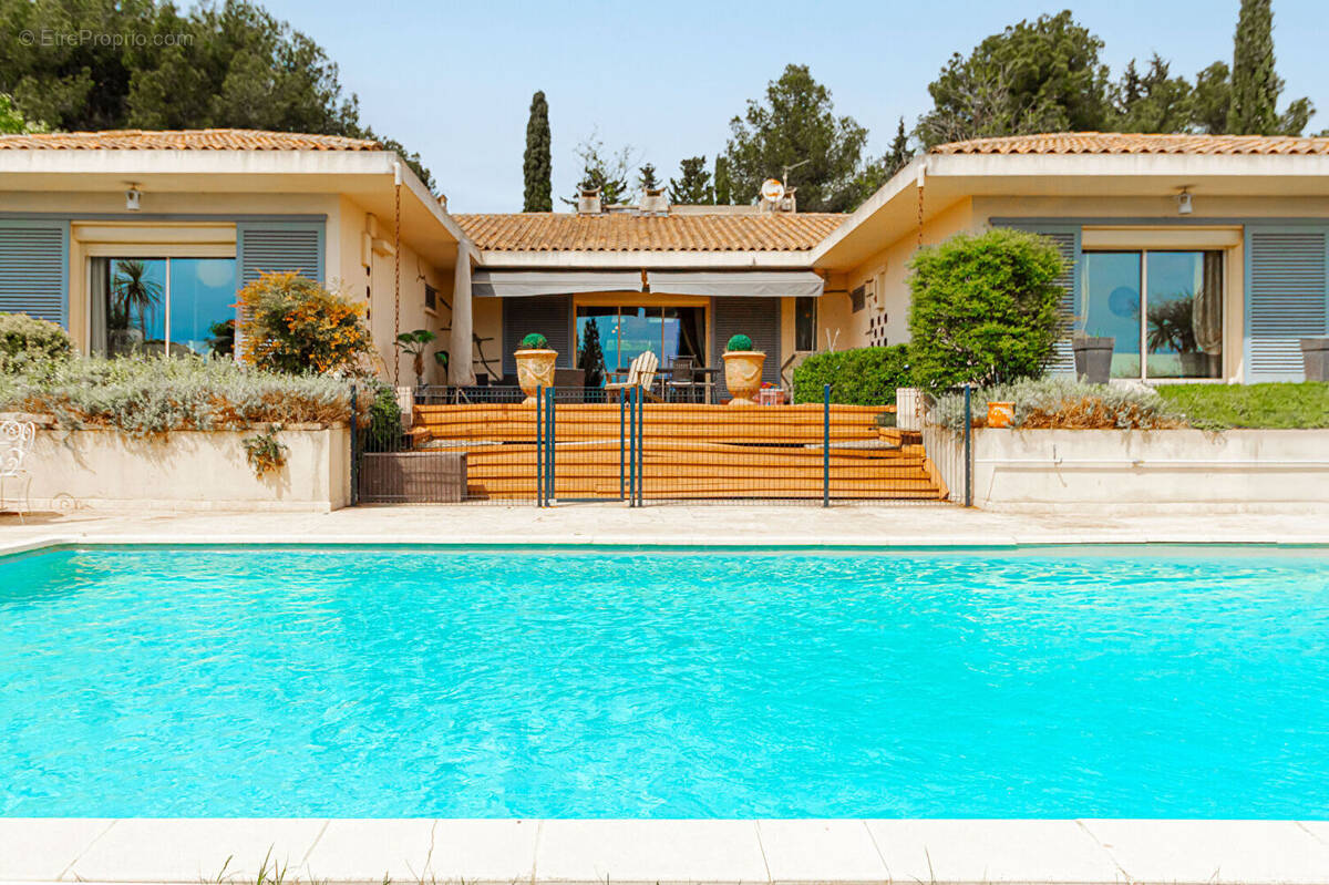 Maison à LA FARE-LES-OLIVIERS