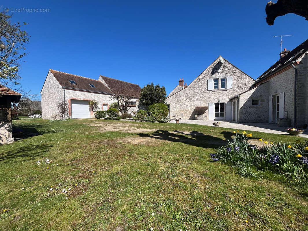 Maison à SAINT-HILAIRE-SAINT-MESMIN