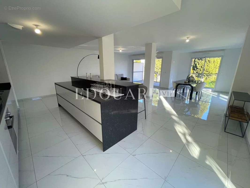 Appartement à ROQUEBRUNE-CAP-MARTIN