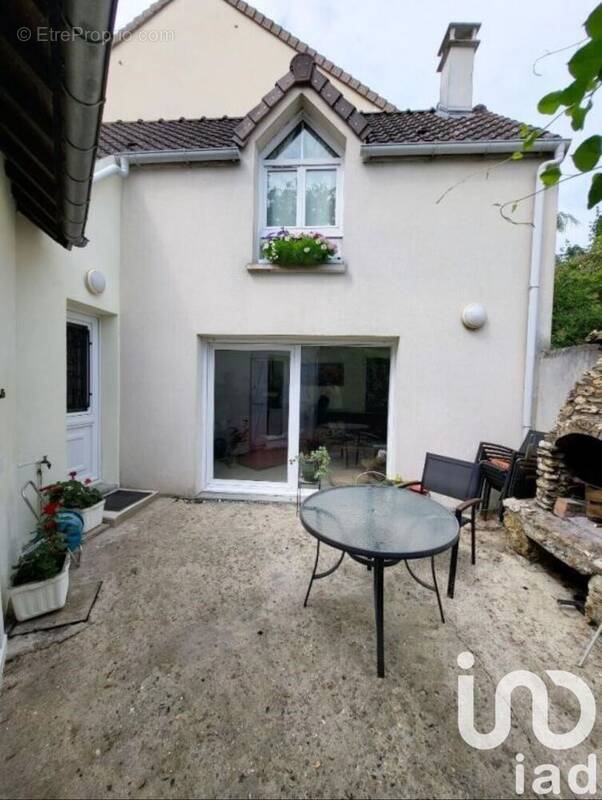 Photo 1 - Maison à SAULX-LES-CHARTREUX