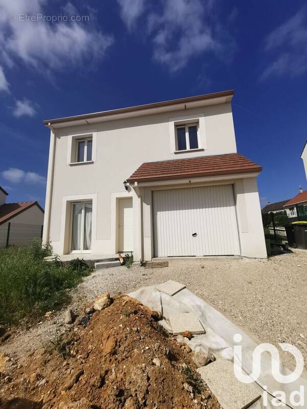 Photo 1 - Maison à OZOUER-LE-VOULGIS