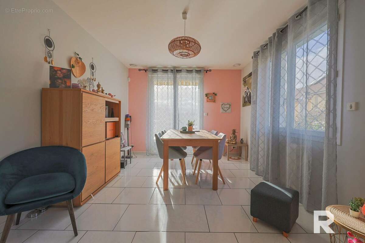 Maison à AMILLY