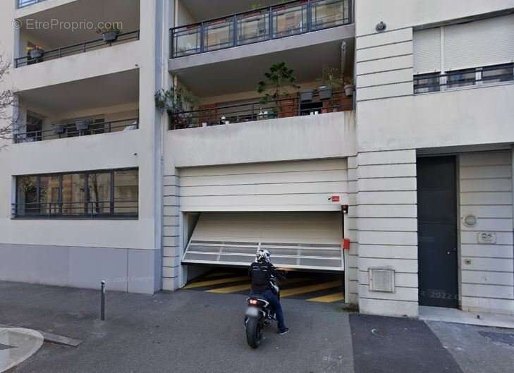 Parking à LYON-3E