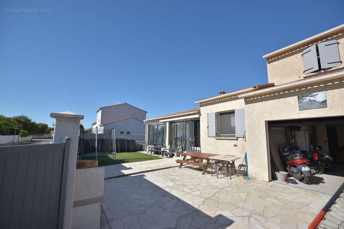 Maison à MILHAUD