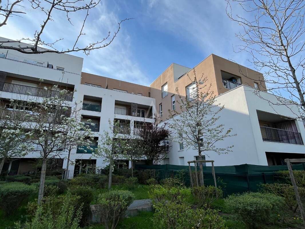 Appartement à COMBS-LA-VILLE