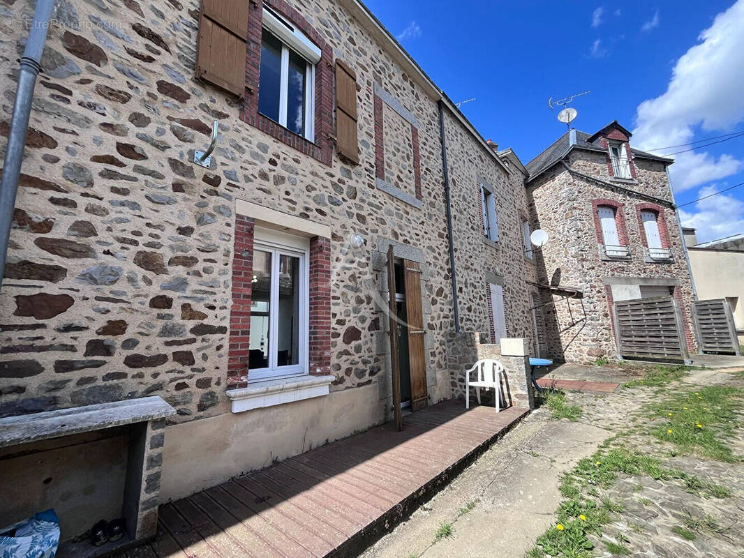 Maison à ANDOUILLE