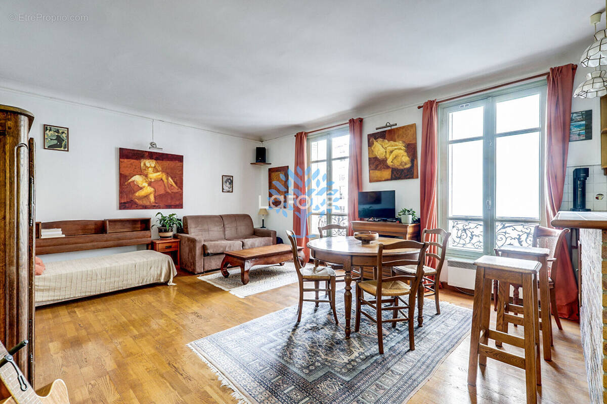 Appartement à PARIS-11E