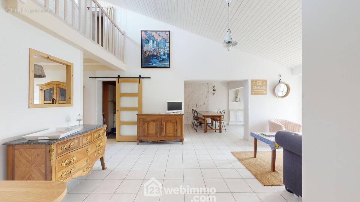 Séjour. - Maison à TALMONT-SAINT-HILAIRE