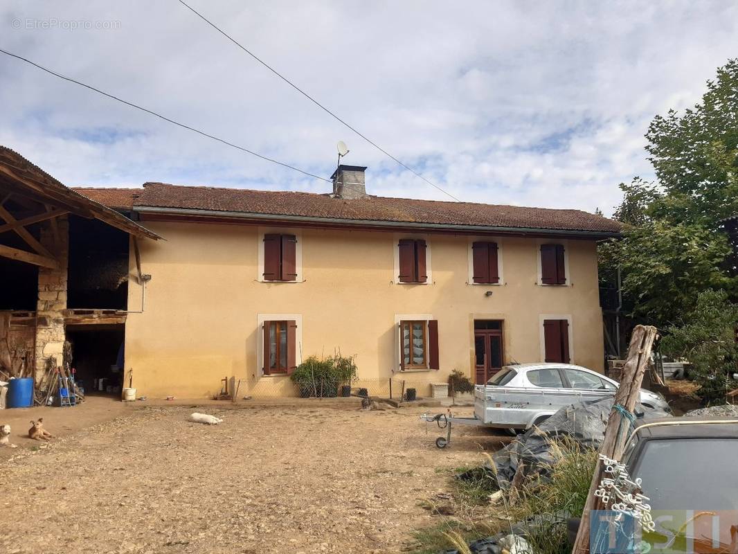 Maison à AURIGNAC