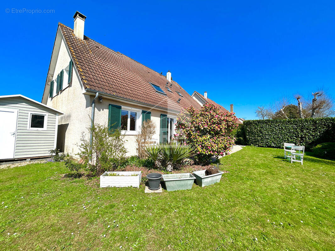 Maison à SAINT-PAVACE