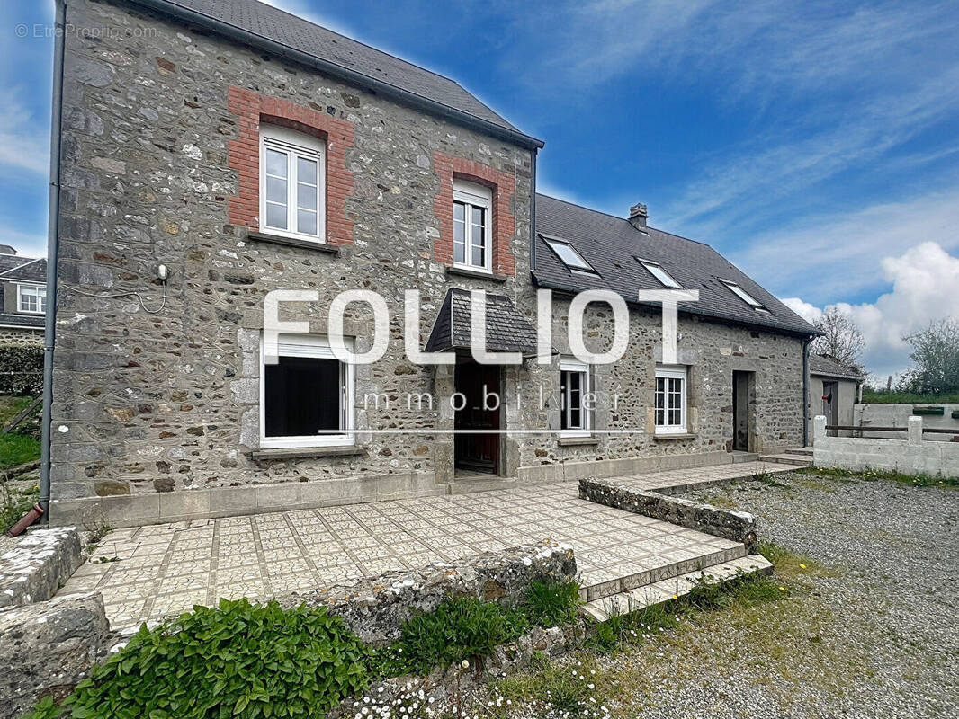 Maison à HEUGUEVILLE-SUR-SIENNE