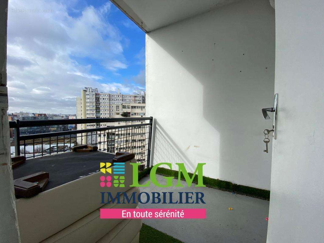 Appartement à LA COURNEUVE