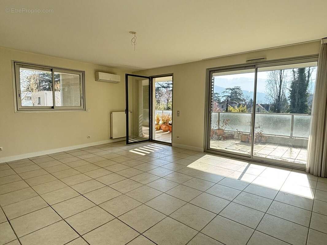 Appartement à LA TRONCHE