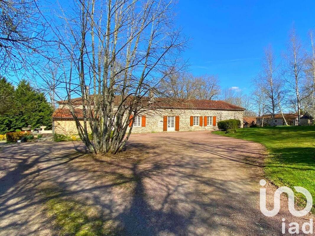 Photo 1 - Maison à LUCHAPT