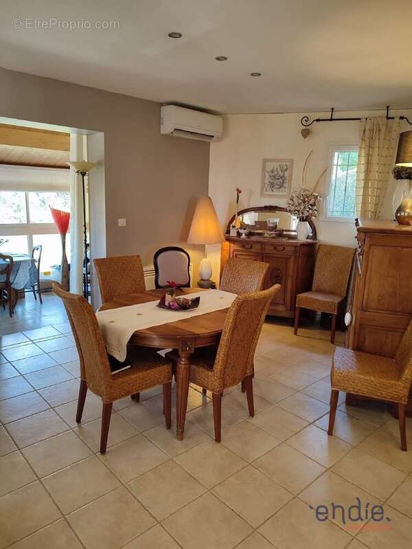 Appartement à LORGUES