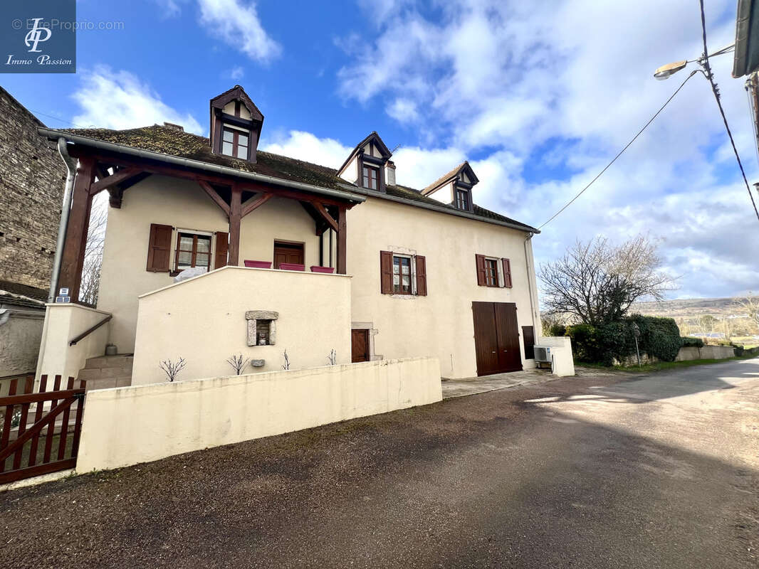 Maison à CORPEAU