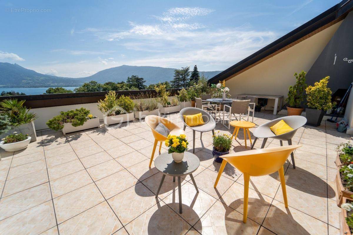 Appartement à VEYRIER-DU-LAC