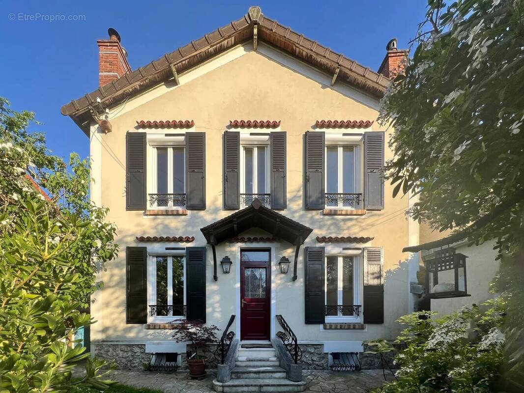 Maison à SAINT-MAUR-DES-FOSSES