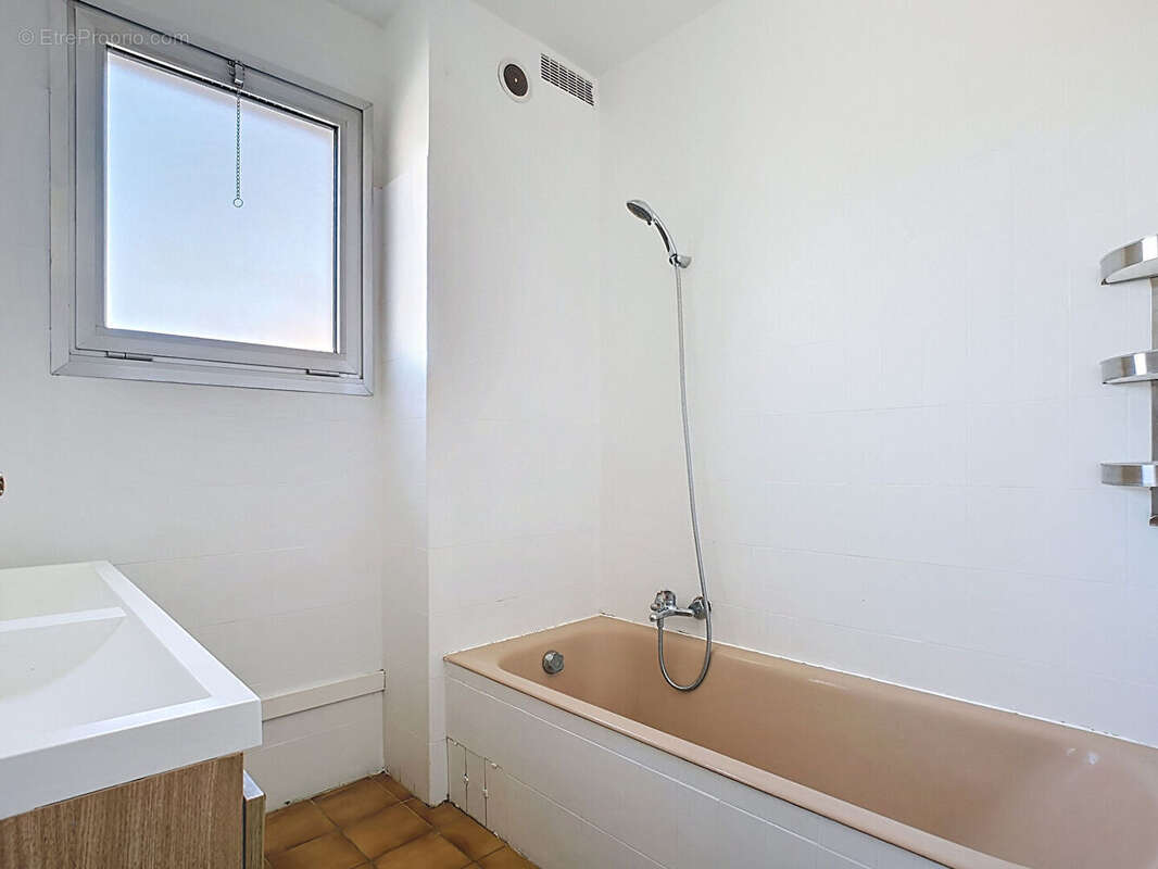 Appartement à VALLAURIS