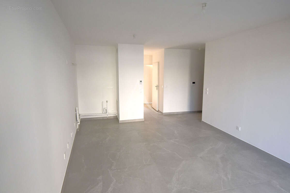 Appartement à COMBS-LA-VILLE