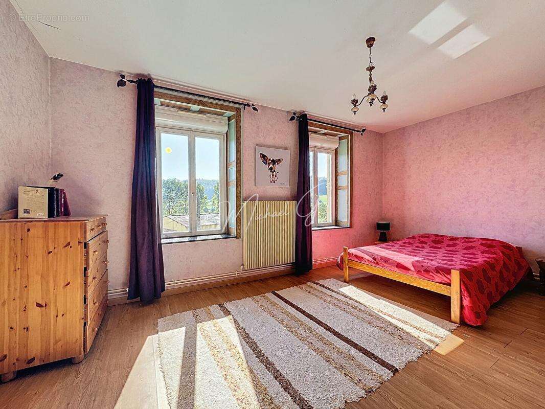 Maison à DOMPAIRE