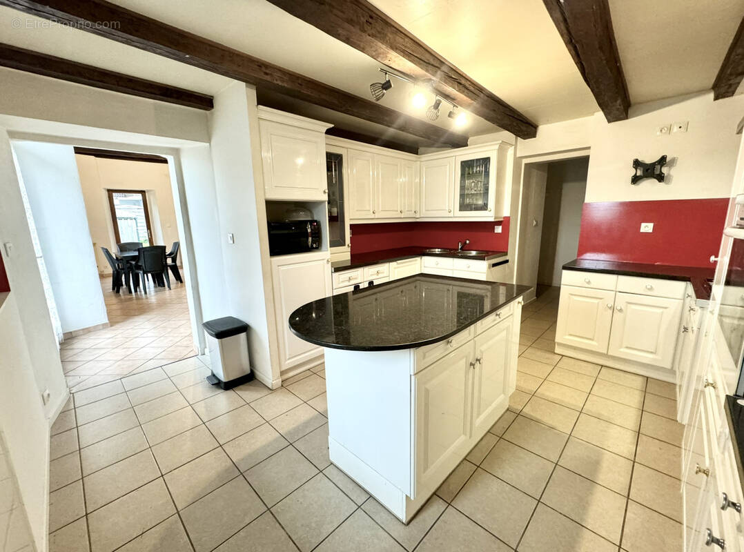 Maison à LA TOUR