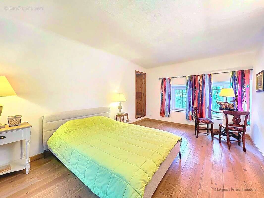 Maison à MOUGINS