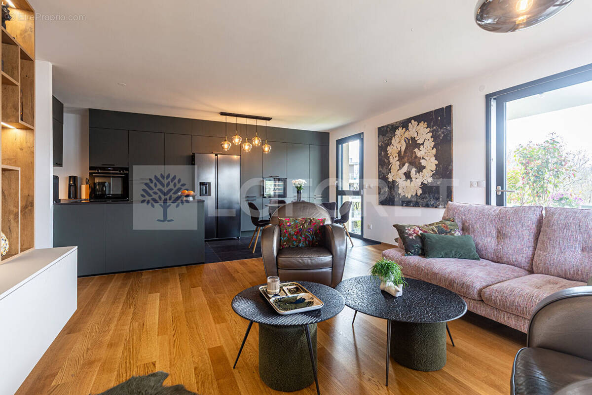 Appartement à PRINGY
