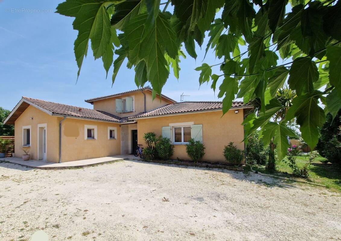 Maison à MONTECH