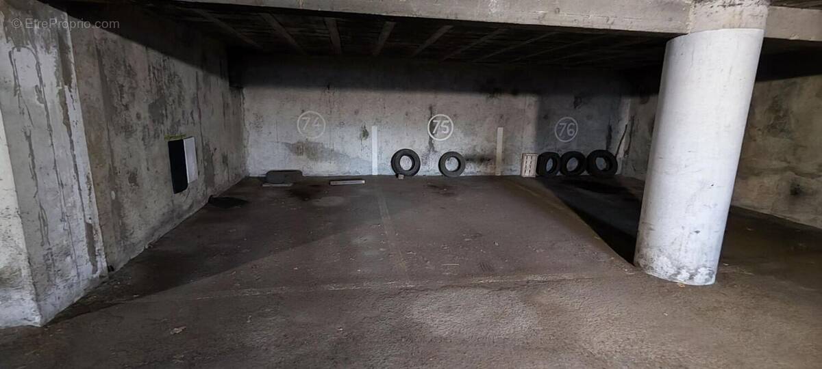 Parking à SAINT-QUENTIN