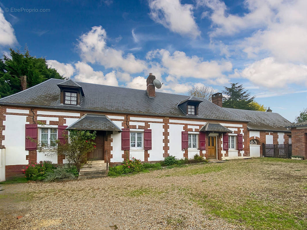 Maison à NEUF-MARCHE