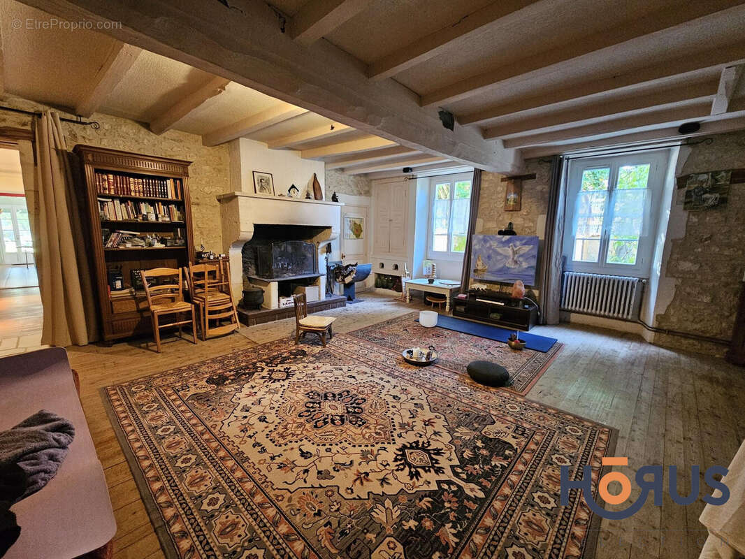 Maison à BOURG-CHARENTE