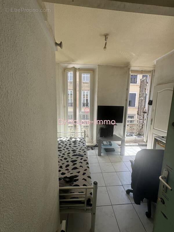 Appartement à MARSEILLE-5E