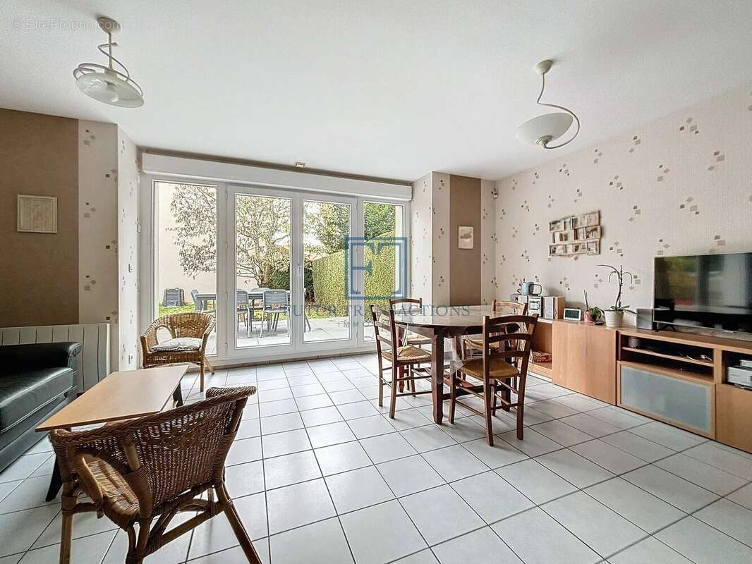 Maison à ELANCOURT