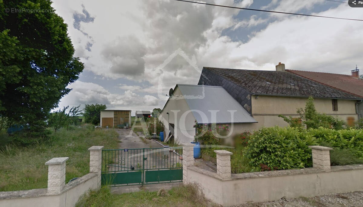 Maison à SAUMERAY