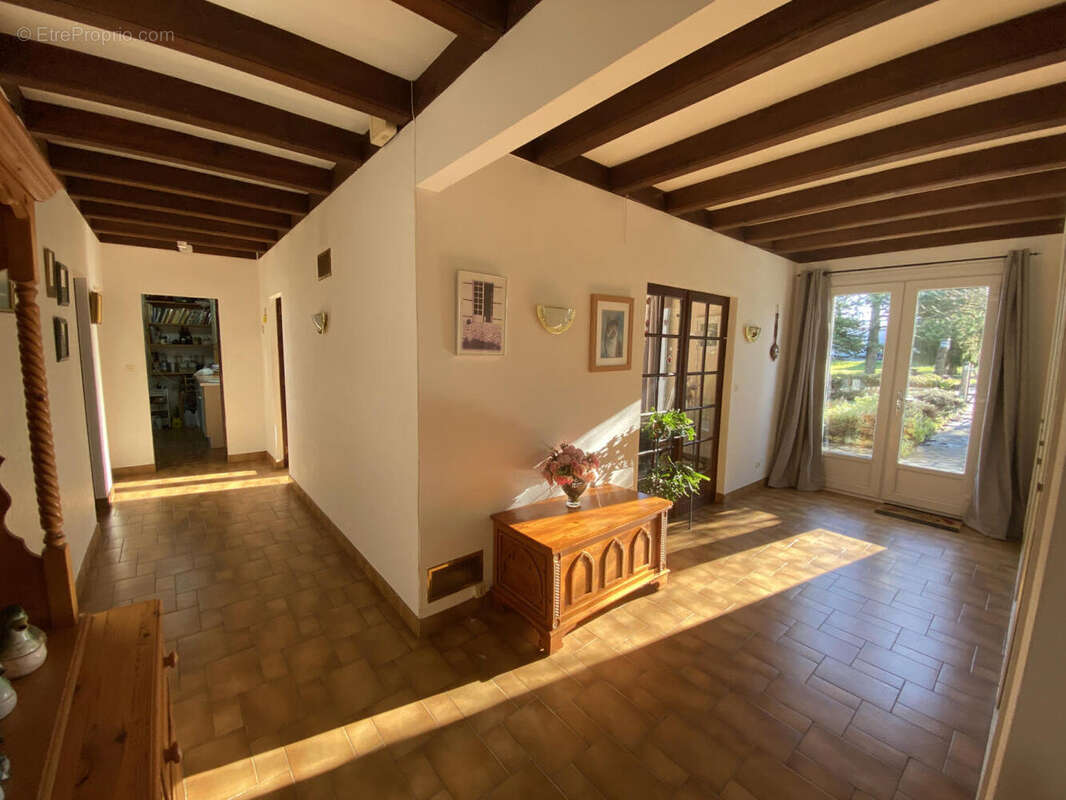 COULOIR - Maison à AUBETERRE-SUR-DRONNE
