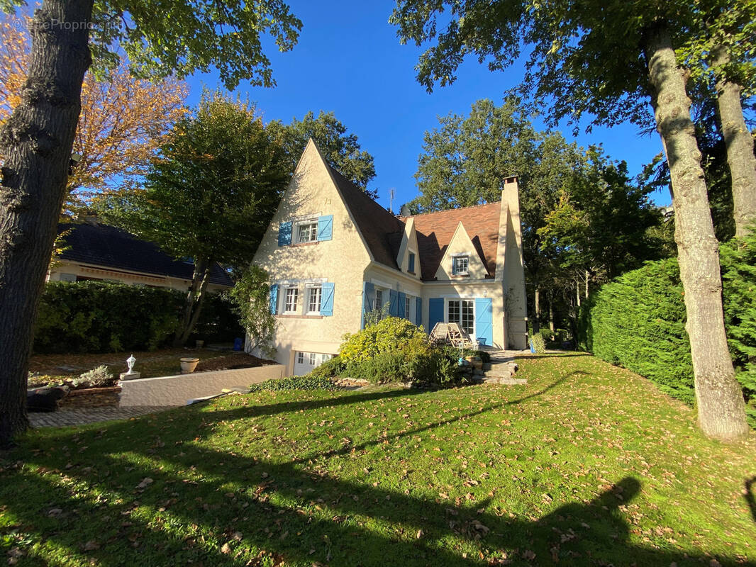 Maison à LEUDEVILLE