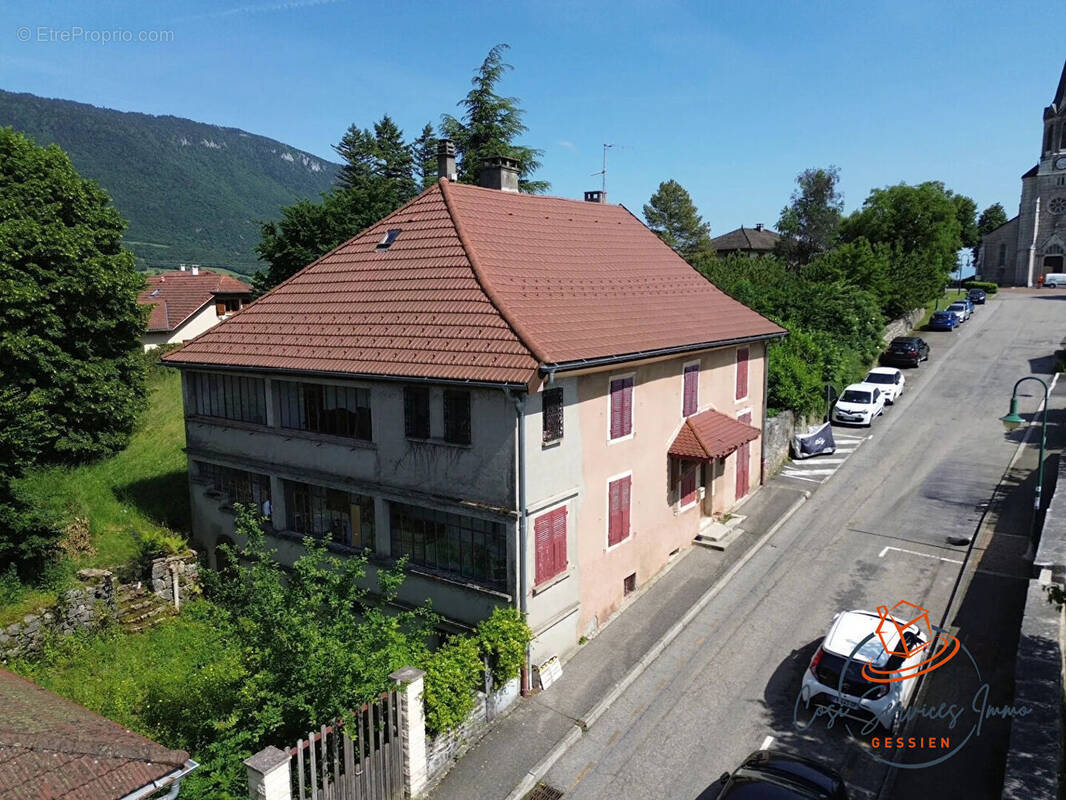 Maison à BELLEGARDE-SUR-VALSERINE
