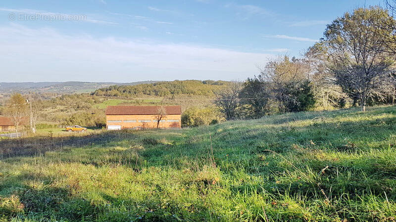 Terrain à SIORAC-EN-PERIGORD